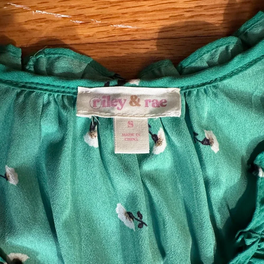 Riley & Rae Eryn Floral Wrap Blouse - Picture 4 of 5